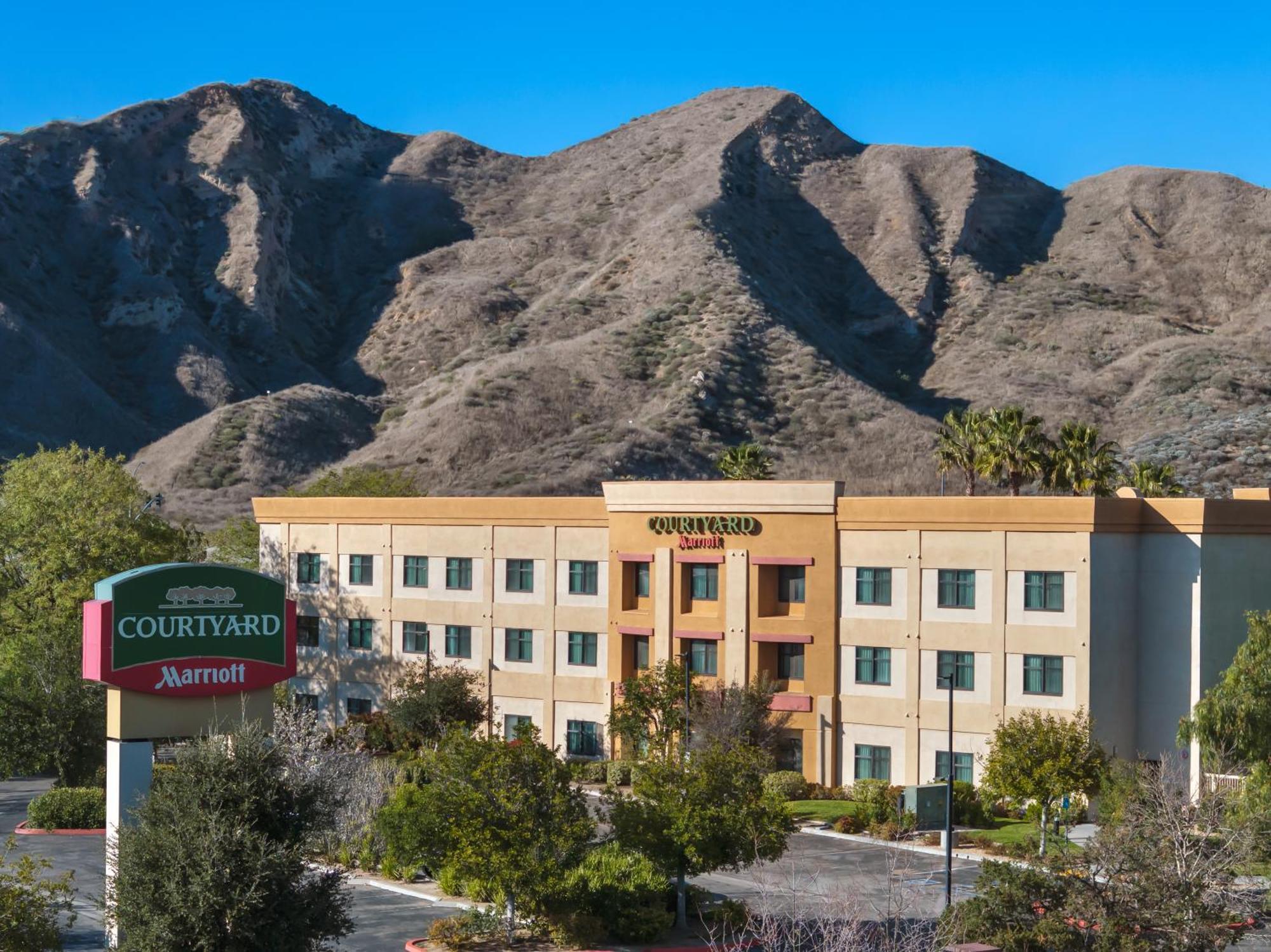 Courtyard By Marriott Santa Clarita Valencia Hotel Bagian luar foto
