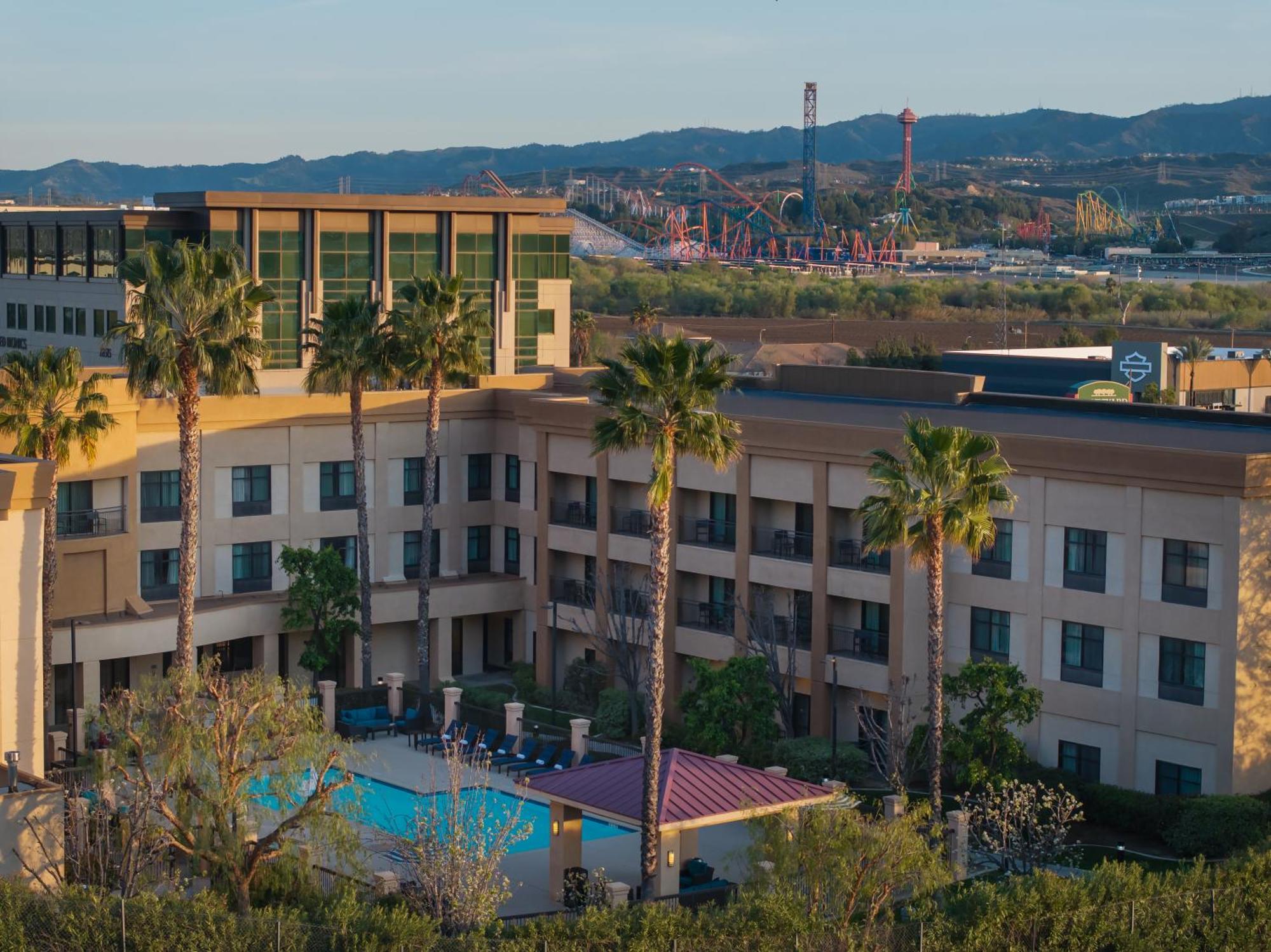 Courtyard By Marriott Santa Clarita Valencia Hotel Bagian luar foto