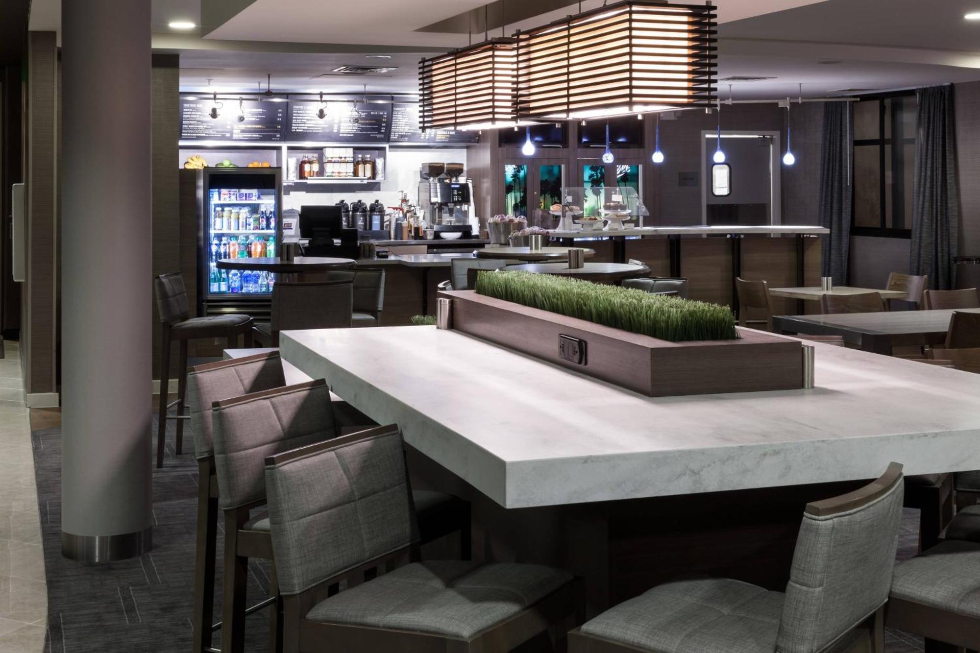 Courtyard By Marriott Santa Clarita Valencia Hotel Bagian luar foto
