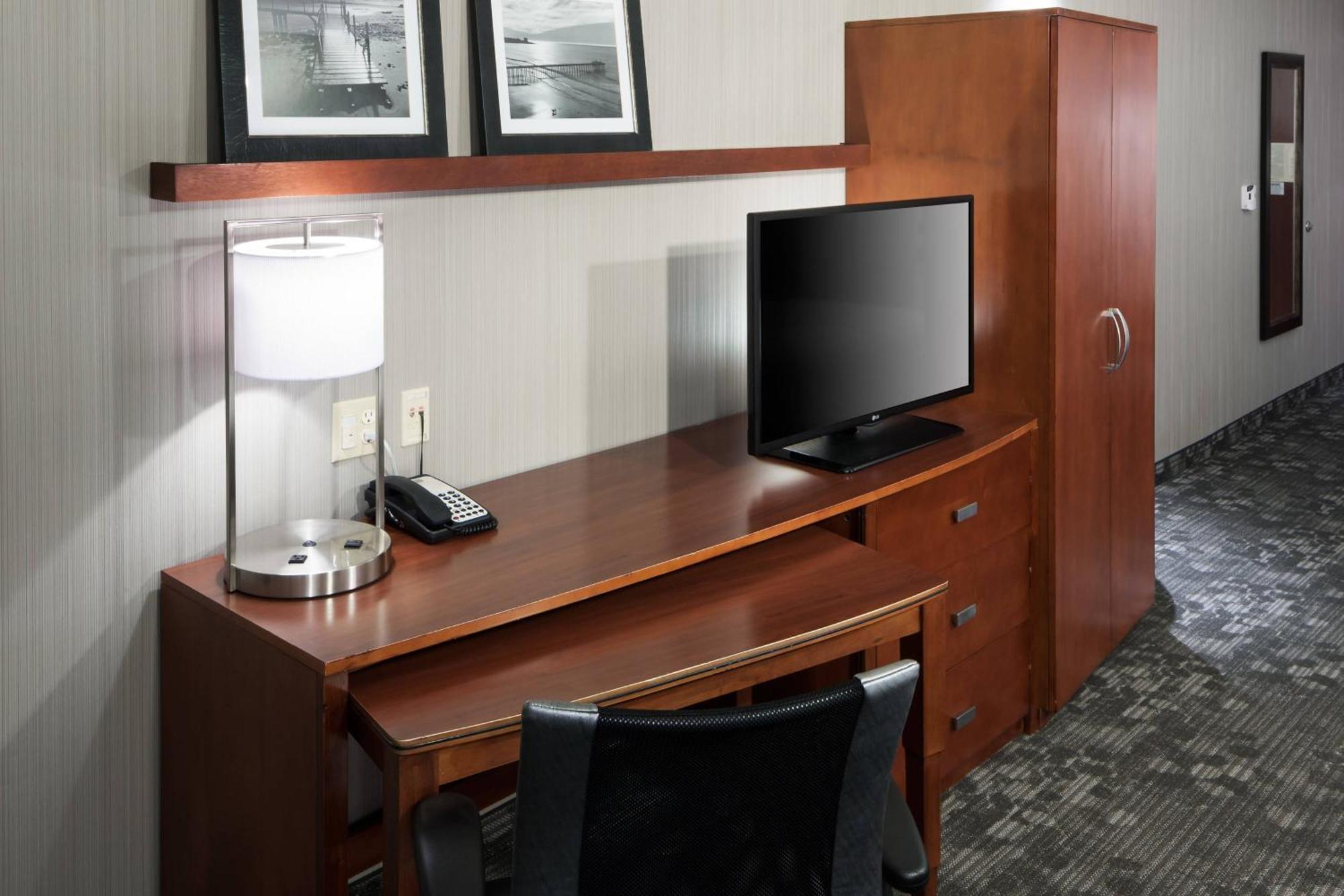 Courtyard By Marriott Santa Clarita Valencia Hotel Bagian luar foto